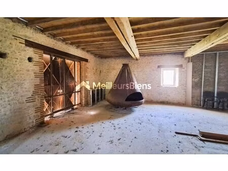 grand corps de ferme avec dépendances en cours de réhabilitation