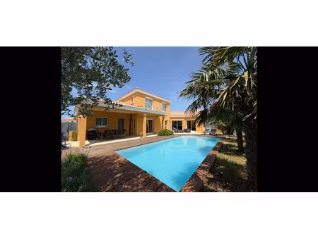 vente maison aux sables-d'olonne (85100) : à vendre / 204m² les sables-d'olonne