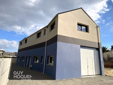 location local commercial