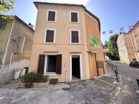 vente immeuble 140 m² collobrières (83610)