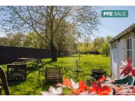 maison prête à emménager avec terrain de 1 200 m² à heule.