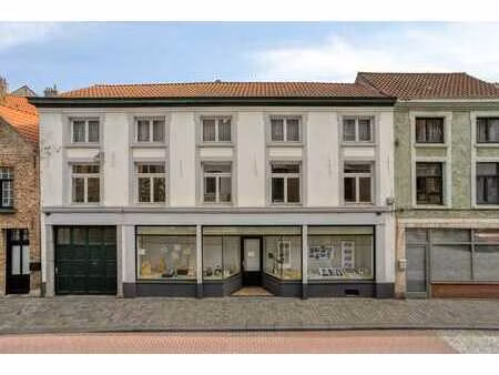 brugge: strategisch renovatieproject met handel  wonen en...