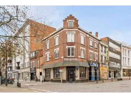 handelspand met woonst gelegen in het centrum van hasselt