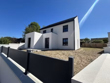 neuf en cours d'achevement