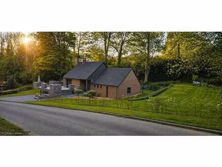 villa 4 chambres au calme et dans un endroit verdoyant