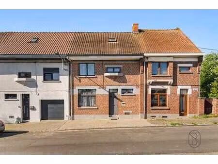 maison mitoyenne avec jardin proche de toutes les commodités