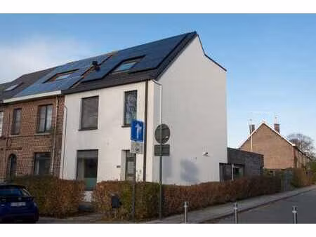 maison familiale moderne  lumineuse et entièrement meublée