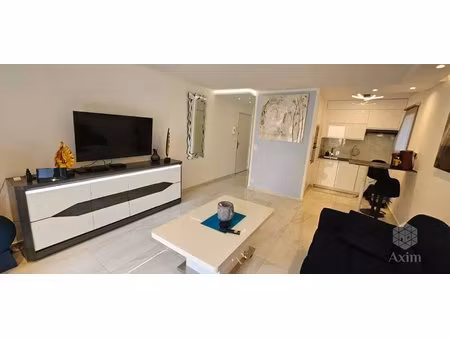 studio avec jardin et garage à deux pas de port fréjus