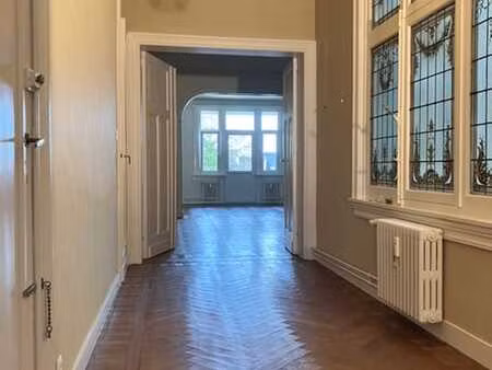 appartement 140 m² plein de charme avec terrasse