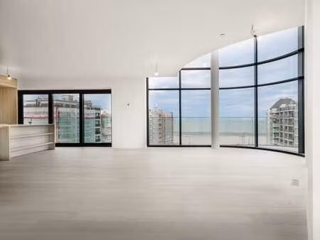 spacieuse mezzanine avec vue panoramique sur la mer et 4 ...