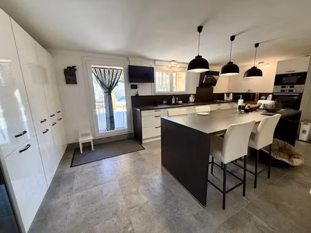 vente villa 4 pièces 200 m² à vacqueyras (84190)  940 000 €