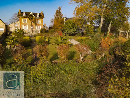 exclusif - exceptionnel - vue panoramique surplombant la rance - maison de maître et annex