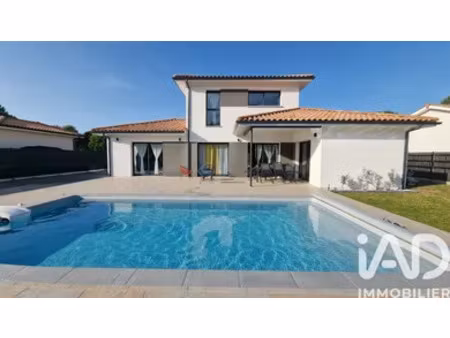 maison à parentis-en-born (40160)