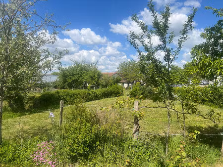charmant terrain constructible de 867m2 sur la commune de saillat sur vienne