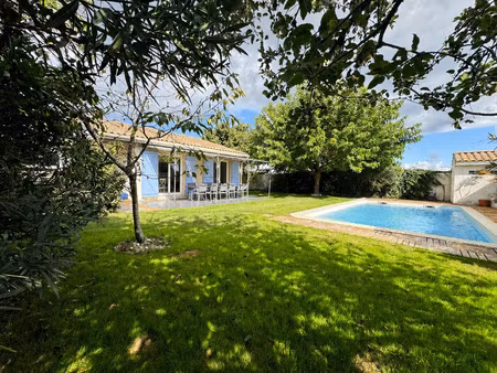 maison t7 de 185 m2 avec piscine et 700 m2 de terrain