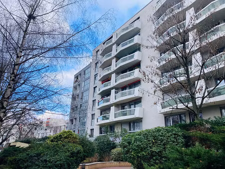 paris 13e - appartement 3 pieces avec balcons + parking + cave - 69 08 m²
