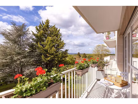 appartement 3 chambres avec ascenseur - coeur de village