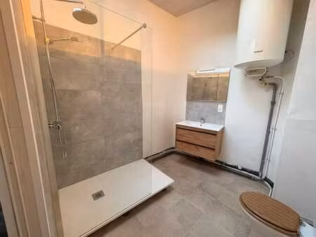 appartement à louer 650€ + (40€)