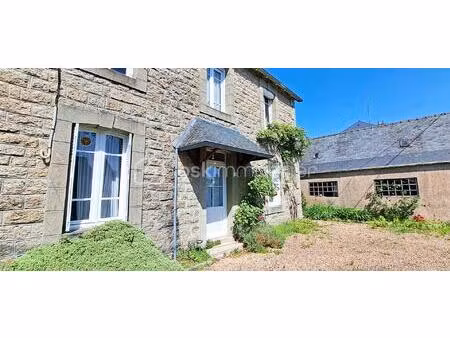 maison en pierre de 68 m² à huelgoat
