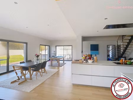 ingré  maison contemporaine 200m2 et 1500 m2 de jardin-546500 €