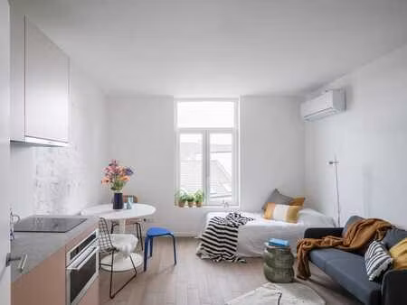 laatste appartement! lichtrijke gerenoveerde woning vlakb...