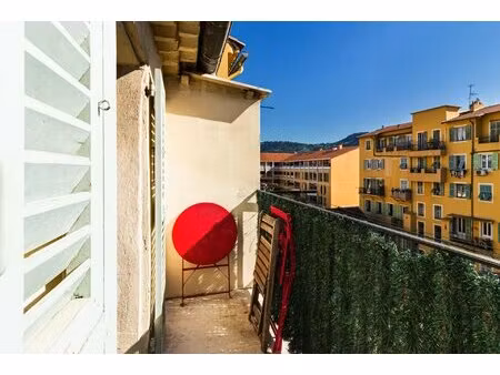 nice le port — dernier étage · studio + mezzanine · balcon · calme