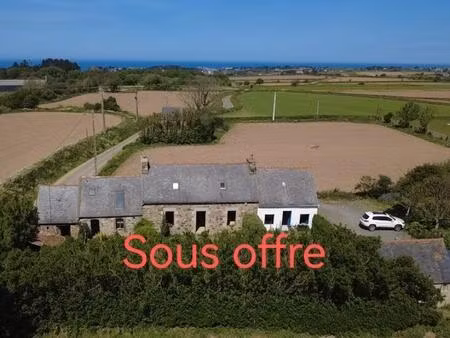 corps de ferme en pierre