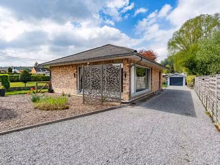 villa de plain-pied entièrement rénovée avec garage & jardin