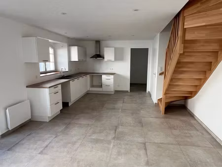location maison 3 pièces 71 m² à rivedoux-plage (17940)  1 271 €