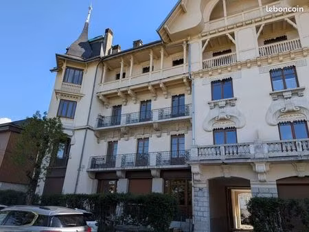 à louer à l’année – charmant t2 bis entièrement rénové– proche lac et commodités