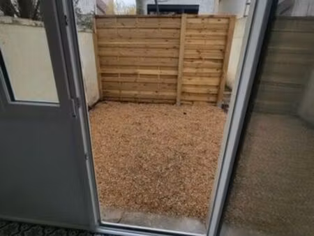 location studio neuf meublé avec terrasse