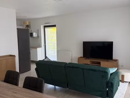 3 pièces • 80m2 • 35m2 terrasse • quartier lycee vaclav havel