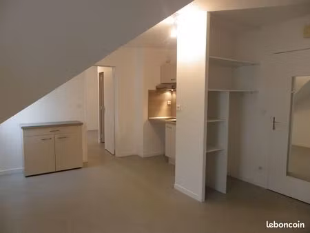 beau et calme t2 avec parking couvert