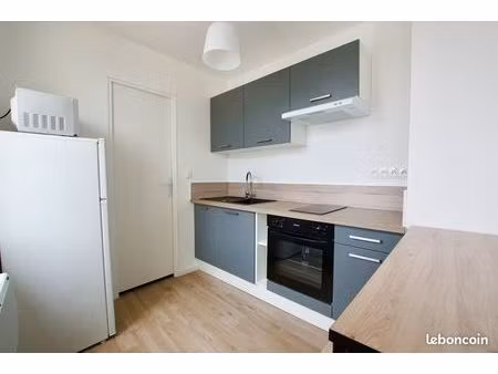 f2 2eme etage - libre le 15 mai