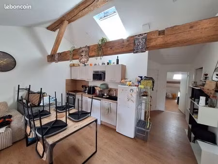 t2 lumineux 46 5 m² + parking fermé + box – sans frais d’agence