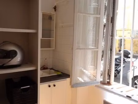 particulier loue studette 10 m² aix centre cathédraleale