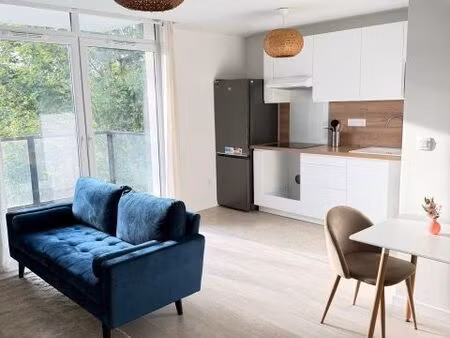 t2 meublé refait à neuf - centre meaux - balcon - parking