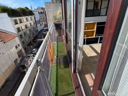 studio meublé de 25 3m2 avec balcon sans vis-à-vis proche nation + parking
