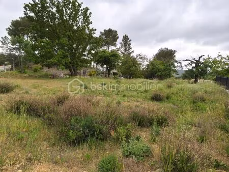terrain de 1 016 m² à flayosc