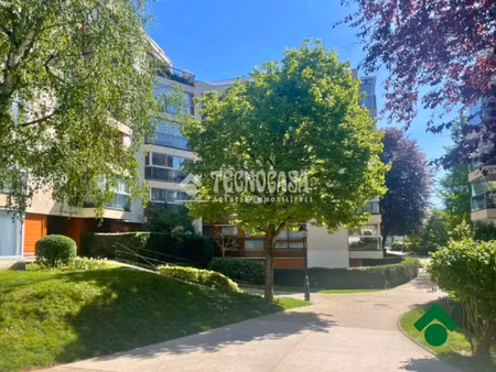 location meublée - studio 29 m2 - parly 2 - résidence tuileries