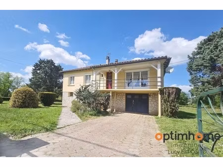 charmante maison familiale avec 5 000 m² de terrain dans le paisible village d’ambernac !