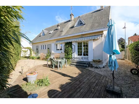 maison brie-comte-robert 6 pièce(s) 135.28 m2