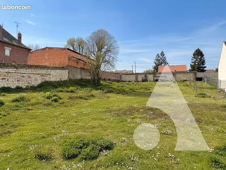 terrain 1200 m² montiers