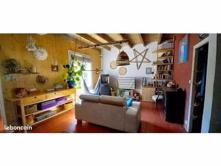 maison de ville rénovée 2 chambres proche castelviel et commerces