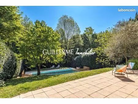 villa 5 pièces 137 m²