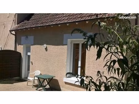 location studio meublé