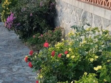 grande villa à louer à l'année 3 chambres