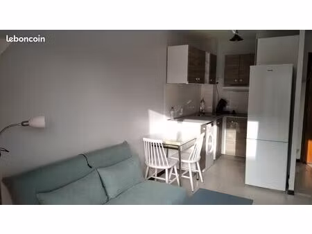 t2 meublé + balcon + parking