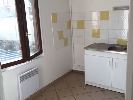 appartement f2 charleval centre