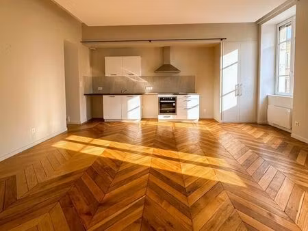 exceptionnel – t4 neuf de 123 m² – hypercentre